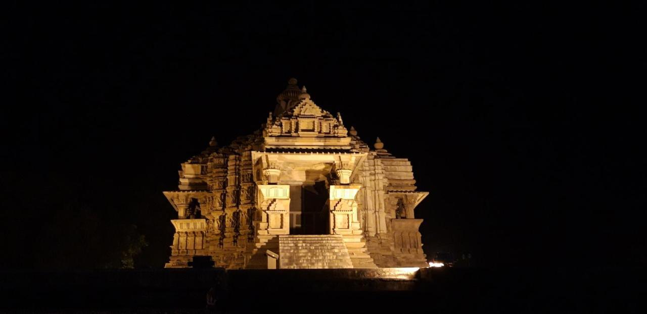 Hotel Buddha Palace Khajuraho Exterior photo